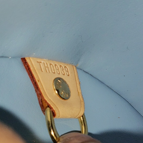 Louis Vuitton Vernis Bedford Green Baby Blue LV - Picture 6 of 6